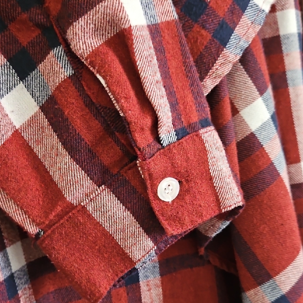 ANDREE BY UNIT Red and Blue Plaid Cardigan - Picture 5 of 5